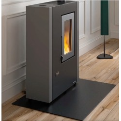 Luisella 5.0 Maxi Extraflame Stufa a pellet ventilata stretta da 7kW nera.