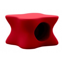 Weiche Mesa Vondom rote Couchtisch