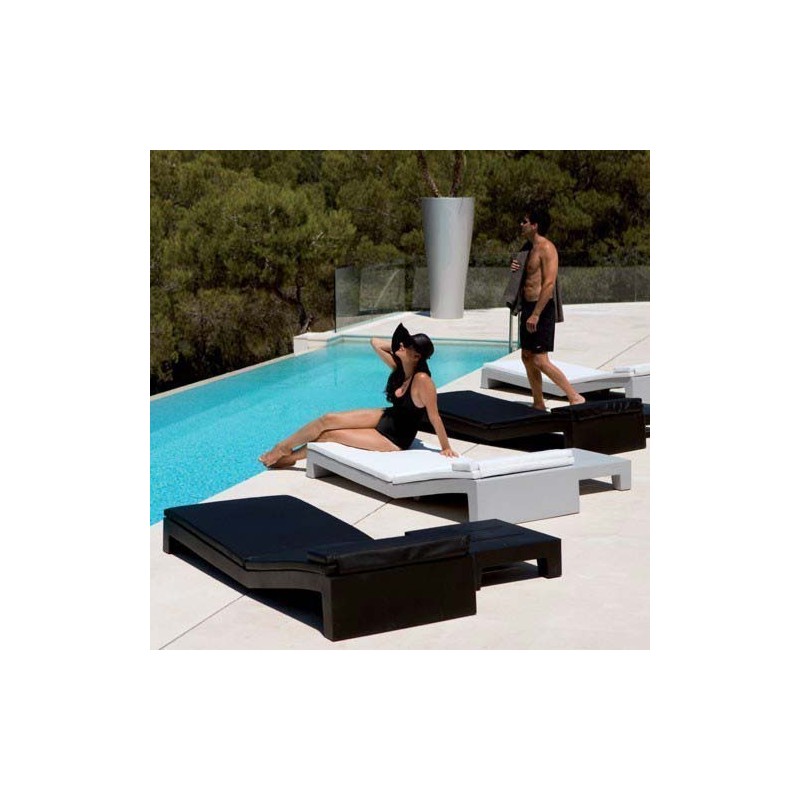 JUT Tumbona tomando el sol negro de Vondom