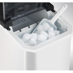 Weißer Küchen-Studio-Eisbereiter
