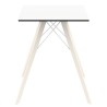 Table à manger Vondom Faz Wood plateau carré blanc et pieds chêne blanchis