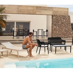 Set of 4 Sun Loungers Spritz Vondom sunbathing