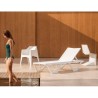 Lot de 4 Chaises Longues Voxel Vondom blanc et 4 Tables basses Cray