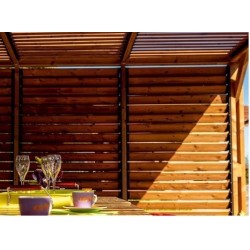 Pergolato in legno Habrita 614x341 con ventose mobili su tetto e 2 lati