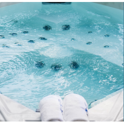 Square NetSpa Wave spa acrílico de 5 plazas