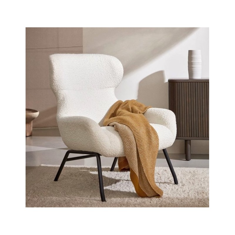 Lina Sessel aus weißem Frotteestoff und VeryForma-Stahl