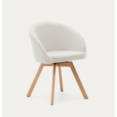 Chaise giratoire Arvin en tissu chenille beige et pieds en bois de chêne VeryForma