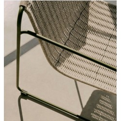 Silla Arvin Swirl en tejido chenilla beige y patas de madera de roble VeryForma