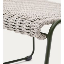 Silla Arvin Swirl en tejido chenilla beige y patas de madera de roble VeryForma