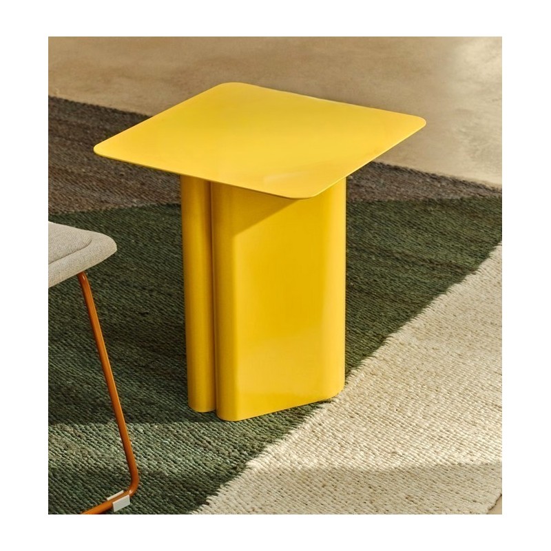 Table d'appoint en fer jaune Avin 42x42cm VeryForma