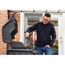 Napoleon Freestyle 425 gas barbecue with side stove and 5 burners