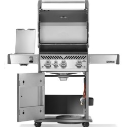 Churrasqueira a gás Napoleon Rogue® PRO 425 BB SIZZLE ZONE™ e 4 queimadores, sendo um deles lateral