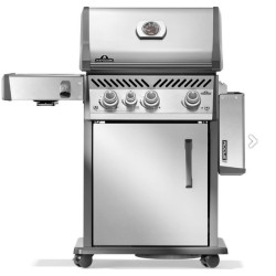 Churrasqueira a gás Napoleon Rogue® PRO 425 BB SIZZLE ZONE™ e 4 queimadores, sendo um deles lateral