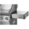 Churrasqueira a gás Napoleon Rogue® PRO 425 BB SIZZLE ZONE™ e 4 queimadores, sendo um deles lateral