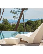 Chaises longues et bains